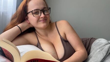 La belle-mère qui allaite se donne à son beau-fils