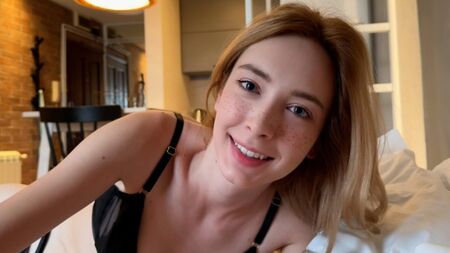 Sexe matinal avec une jolie fille