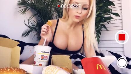 YesBabyLisa - Sexy Big Boobs Girl Eating McDonalds - Best Fitness Instagram