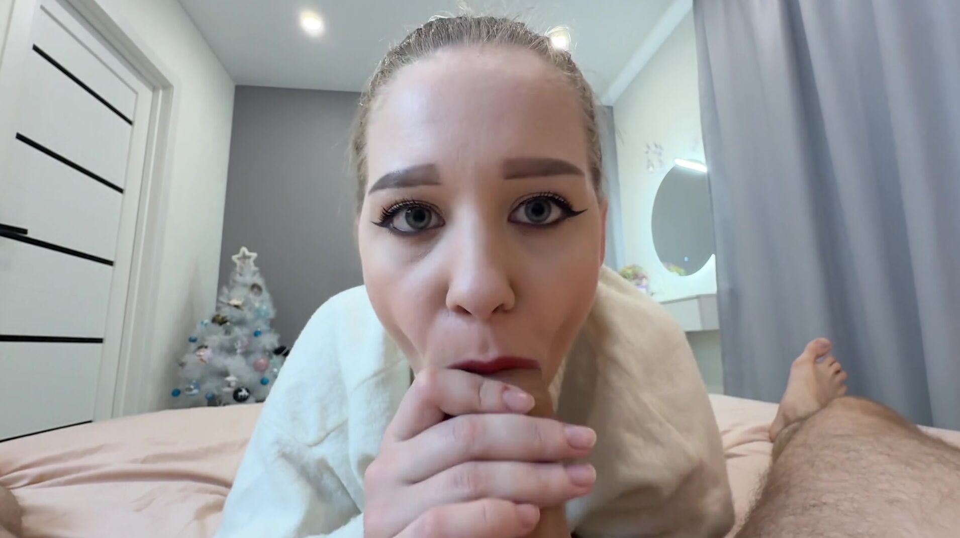 ne lui déchire pas la bouche !