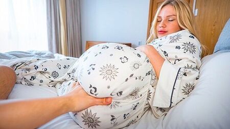 Pourquoi as-tu besoin d'un pyjama, enlève-le !