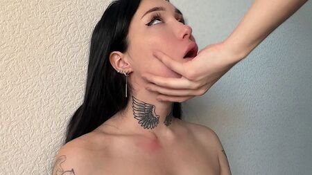 Elle suce comme si elle voulait gagner un prix