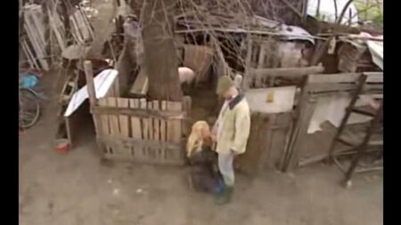 Sexe avec salope russe dans le village