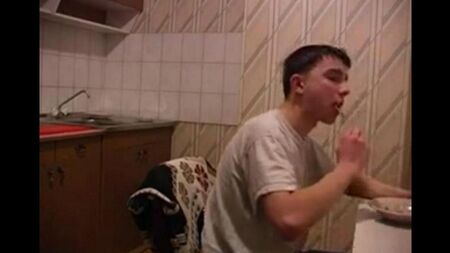 Inceste mère et fils cancer baise dans la cuisine