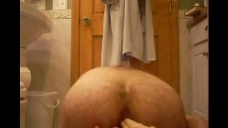 Phallus en caoutchouc dans mon anus - fait maison