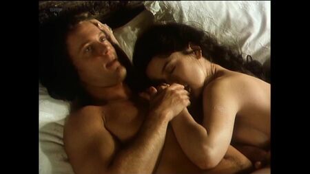 Catherine Zeta-Jones nue - Catherine la Grande (Allemagne-Royaume-Uni, 1996)