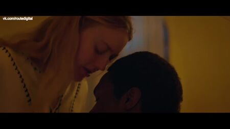 Dakota Fanning nue (couverte) - Papillons dans le ventre (2019) HD 1080p Regarder en ligne / Dakota Fanning - Papillons dans le ventre