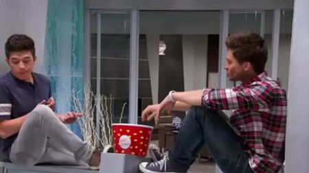 Lab Rats : Elite Force, saison 1, épisode 2 : En attendant un héros