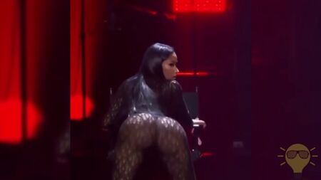 #Nicki Minaj fait du twerk sur Tidal : TOUS LES ANGLES #2016