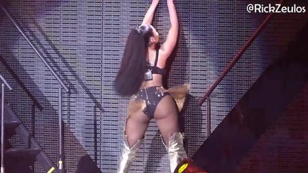Hommage sexy à Nicki Minaj – Édition LIVE