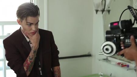 Ruby Rose se met à nu - Orange Is The New Black