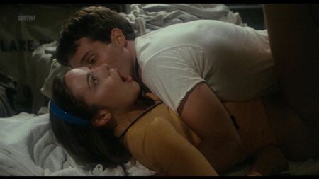 Kim Cattrall nue - Porky's (États-Unis, 1981) 1080p
