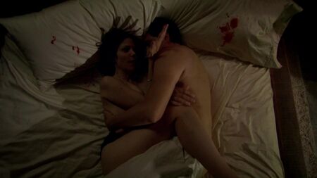 Toutes les scènes de sexe où Mary Louise Parker apparaît nue dans « Weeds » en HD 720p