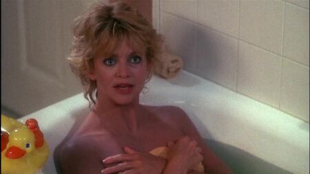 Goldie Hawn nue - Wildcats (1986)