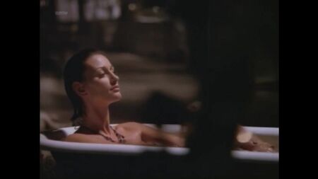 Raven Snow, Caron Bernstein nues - Red Shoe Diaries s05e12 (États-Unis, 1996) Basse qualité