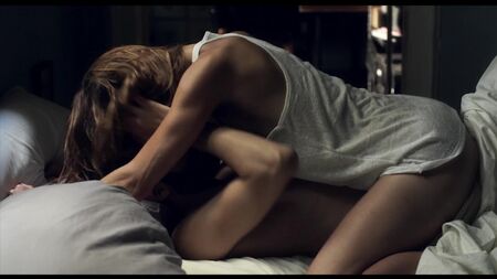 Natalia Tena nue - 10 000 km (Long Distance, 2014) HD 1080p Regarder en ligne / Наталия Тена