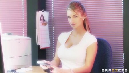 Katerina Hartlova — Les plus beaux seins du bureau