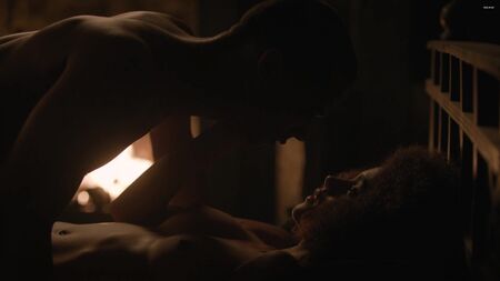Nathalie Emmanuel (scènes de nudité de Nathalie Emmanuel dans « Game of Thrones », saison 7, épisode 2, 2017)