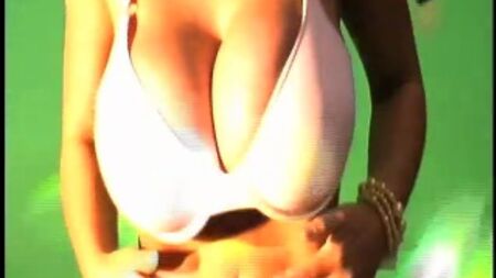 Denise Milani : le déhanché