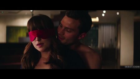 Dakota Johnson (scènes de sexe de Dakota Johnson dans « Cinquante nuances plus claires » (2018))