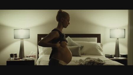 Sarah Gadon nue - Enemy (2013) HD 1080p Web-DL Regarder en ligne