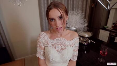 LuxuryGirl Luxury Girl La mariée en fuite : baise torride avec une bombe en bas, pipe et sexe sur le canapé, éjaculation sur le visage et les seins