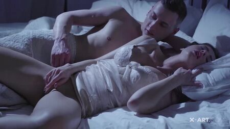 Library Porn - X-Art Sybil [Moonlight Sex Games] Du beau porno, du sexe, des jeux de rôle, de l'inceste tabou, un frère et une sœur qui baisent, sodomie