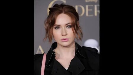 Hommage sexy à Karen Gillan
