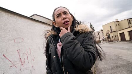 PublicAgent - Killa Raketa - Une Indonésienne veut de l'argent [Pour de l'argent, Sexe devant la caméra, Sexe en public, Nouveautés, 2022, Filmé en cachette]