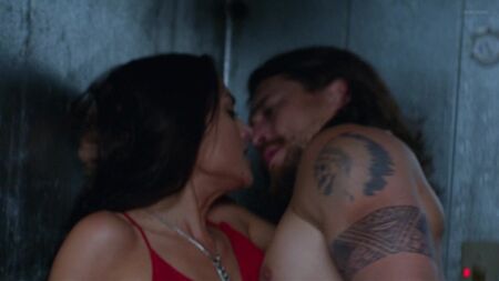 Christina Ochoa nue - Animal Kingdom - saison 1, épisode 6 (États-Unis, 2016) 1080p