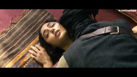 Golshifteh Farahani nue - La pierre de la patience (FR-AF 2012) 1080p Regarder en ligne / Голшифте Фарахани - Камень терпения