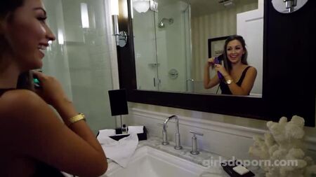 GDP - Une brune sexy passe une audition 2 (BTS)