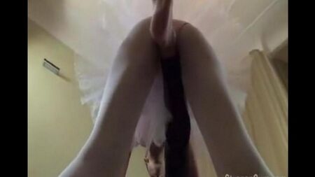 Lesbiennes ballerines et strapon