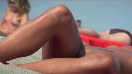 Nudistes nus