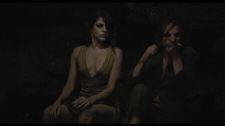 Eva Mendes nue - Holy Motors (2012) HD 1080p Regarder en ligne / Eva Mendes - Holy Motors