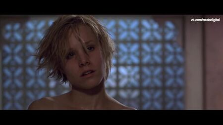 Kristen Bell nue (débordement de sein) dans « Spartan » (2004) HD 1080p – Regarder en ligne