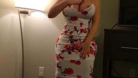 Il a relevé sa robe et a baisé une femme pulpeuse contre de l'argent, vidéo porno maison en POV, cul rebondi, MILF, PAWG pulpeuse, seins HD (Hot&Horny)
