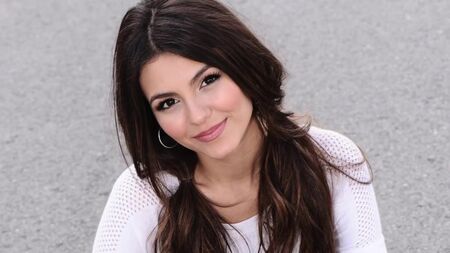 Victoria Justice - Une compilation sexy hotmusicvideo