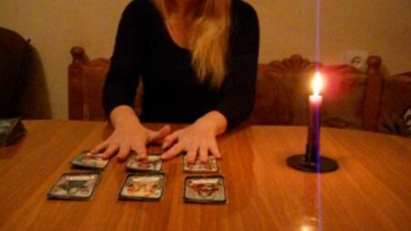 Tarot. Divination. Tirage d'apprentissage. Choix. Cartes de tarot