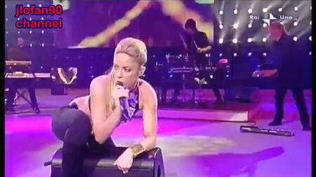 Shakira - Compilation de ses mouvements sensuels et endiablés