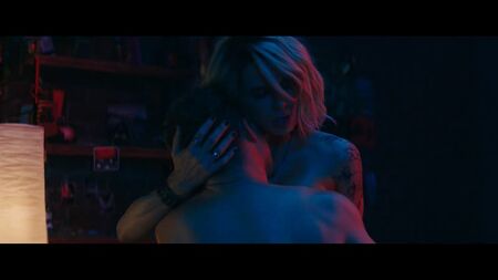 Kate Beckinsale nue – Jolt (2021) HD 1080p Regarder en ligne / Kate Beckinsale - Une beauté à couper le souffle