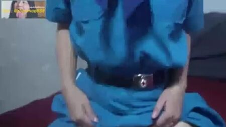 Elle veut se faire baiser en uniforme, alors je vais lui donner ce qu'elle veut. Sa chatte est tellement serrée. (MP4_High_Quality).mp4