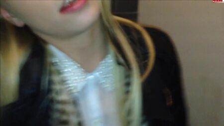 Il baise une superbe blonde dans les toilettes [Anal, Écolière, Jeune fille, Sexe, Porno, Pute, Fellation]