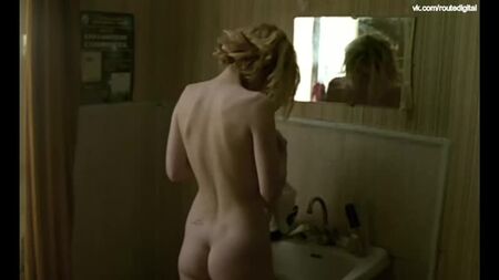 Julie Gayet, Sabine Bail nues - Select Hotel (FR-1996) [nudité intégrale] Regarder en ligne