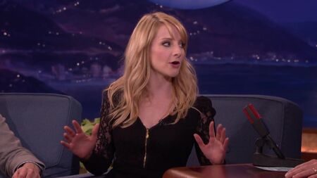 Melissa Rauch a adoré faire les magasins pour sa doublure nue - L'émission de Conan O'Brien