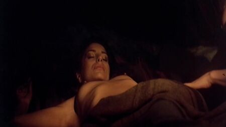 Tanit Phoenix nue - Maya (Kamasutra Nights, 2008)