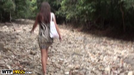 Scènes de baise en vacances en Thaïlande, filles en bikini qui baisent en vacances [POV, chatte, tout type de sexe, en extérieur, anal, ados, fellation, gorge profonde, gonzo, porno HD]