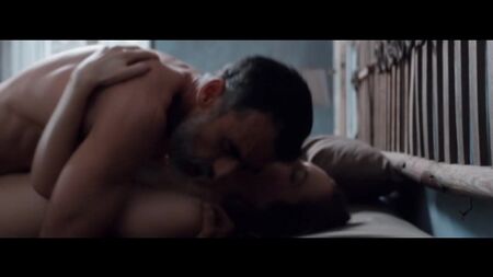 Lucia Mascino, Valentina Belle Nude - Des amours qui ne trouvent pas leur place dans le monde (2017)