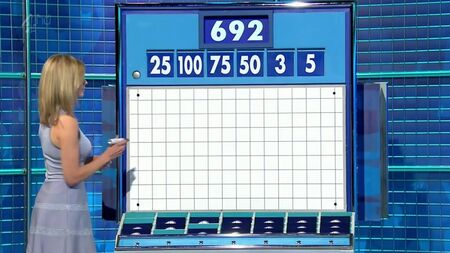 Rachel Riley - Robe moulante sur la poitrine - Compte à rebours du 24 juin 2015 [HD]