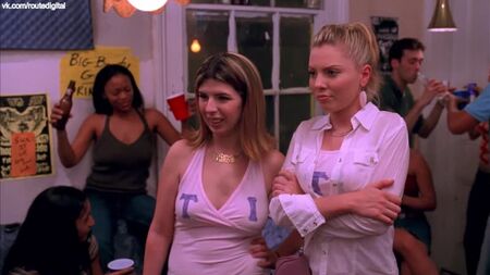 Kaitlin Doubleday, Heather Matarazzo, etc. nues - Freshman Orientation (2004) HD 1080p - Regarder en ligne
